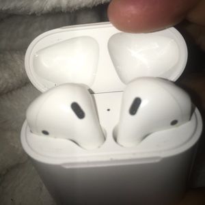 Apple AirPods